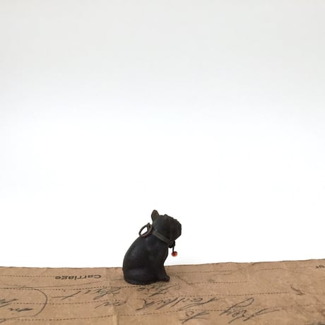 dog figure / チェコガラスのドッグフィギュリン