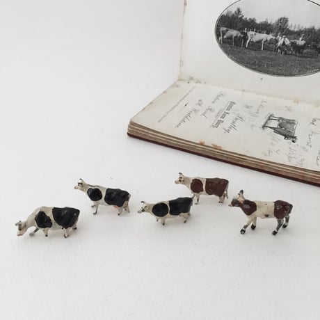 lead cow figure / 鉄の動物牛のおもちゃフィギュリン