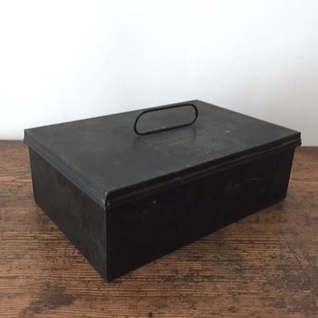 first aid tin / アンティークファーストエイド缶　救急箱