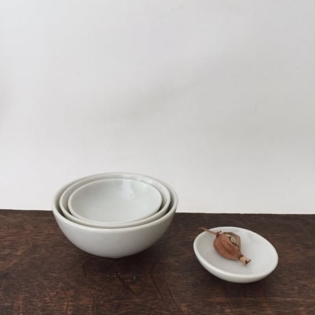 入れ子の白磁の器 / アンティークミニボウル