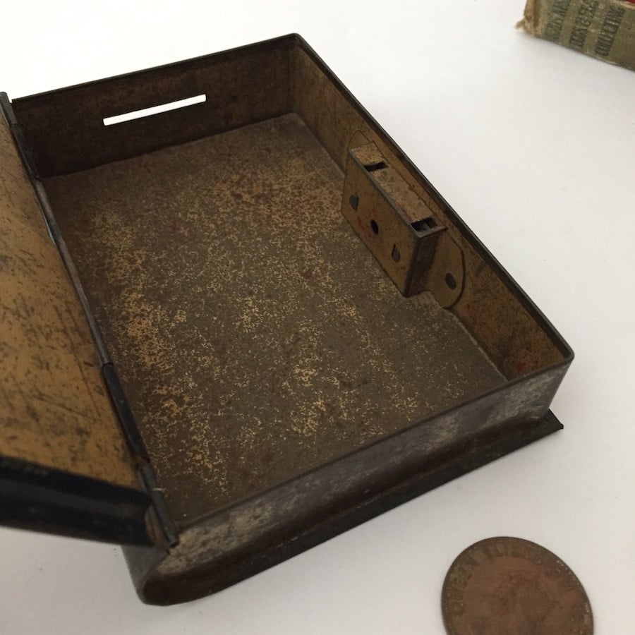 money tin box / アンティークブック型貯金箱 | cocon