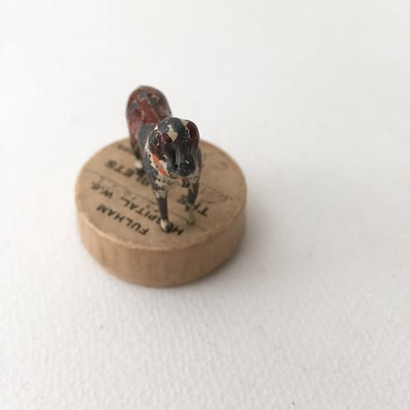 dog lead figure / 鉄の犬フィギュリン