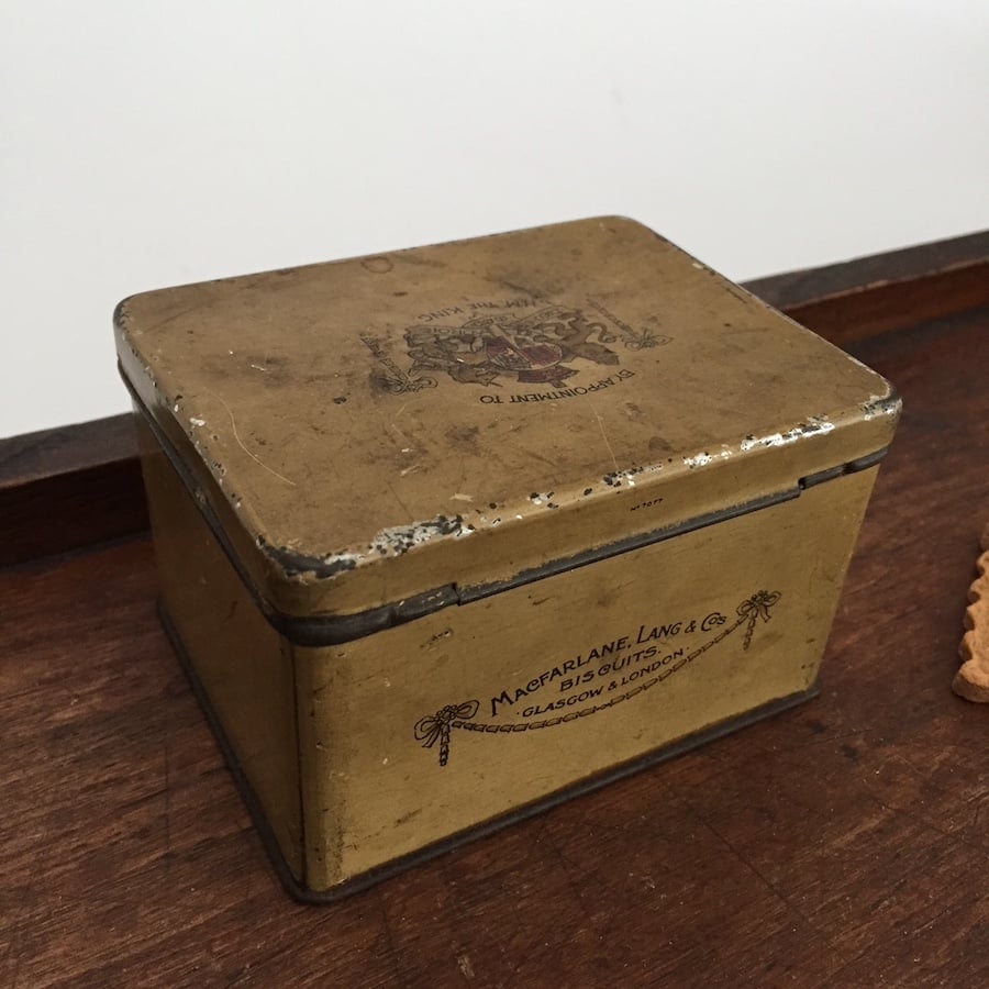 biscuit tin / アンティークビスケットティン イギリスのお菓子箱 | cocon