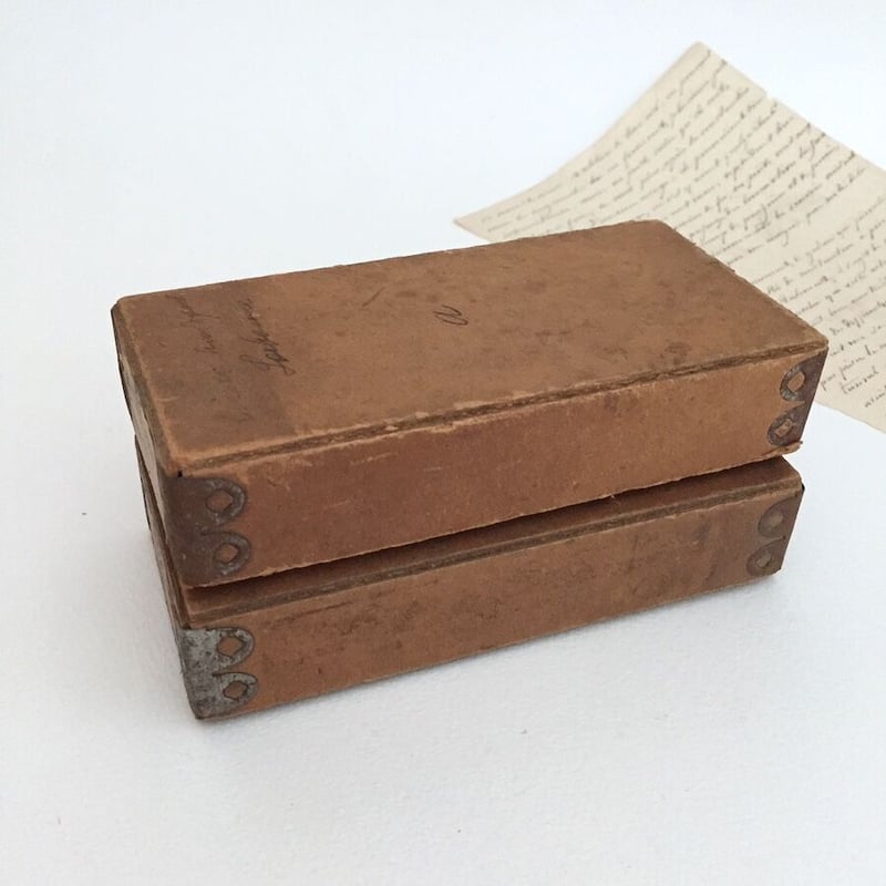 古い ボロボロの 紙箱 古道具 アンティーク オブジェ paper box 古い紙箱 アンティークペーパーボックス | cocon