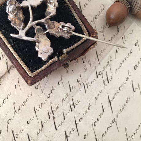acorn brooch / アンティークシルバードングリブローチ