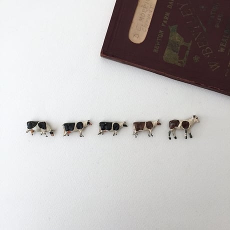 lead cow figure / 鉄の動物牛のおもちゃフィギュリン