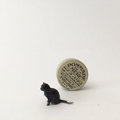 black cat lead figure / 鉄のねこフィギュリン