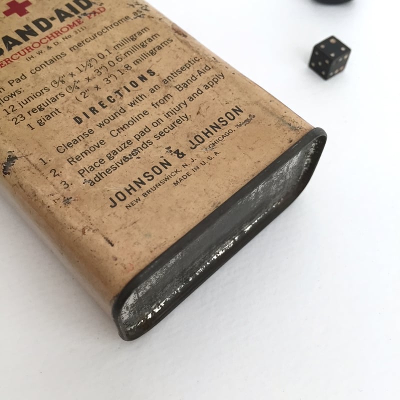 band aid tin / アンティークバンドエイド缶 JOHNSON&JOHNSON band aid tin / アンティークバンドエイド缶 JOHNSON&JOHNSON