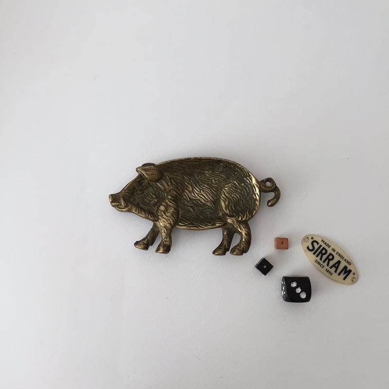 マニー　チェリー丸型籐籠ボックス真鍮アクセサリースタンド真鍮アクセサリートレー pig metal tray / 真鍮のブタのトレイ アクセサリースタンド | cocon