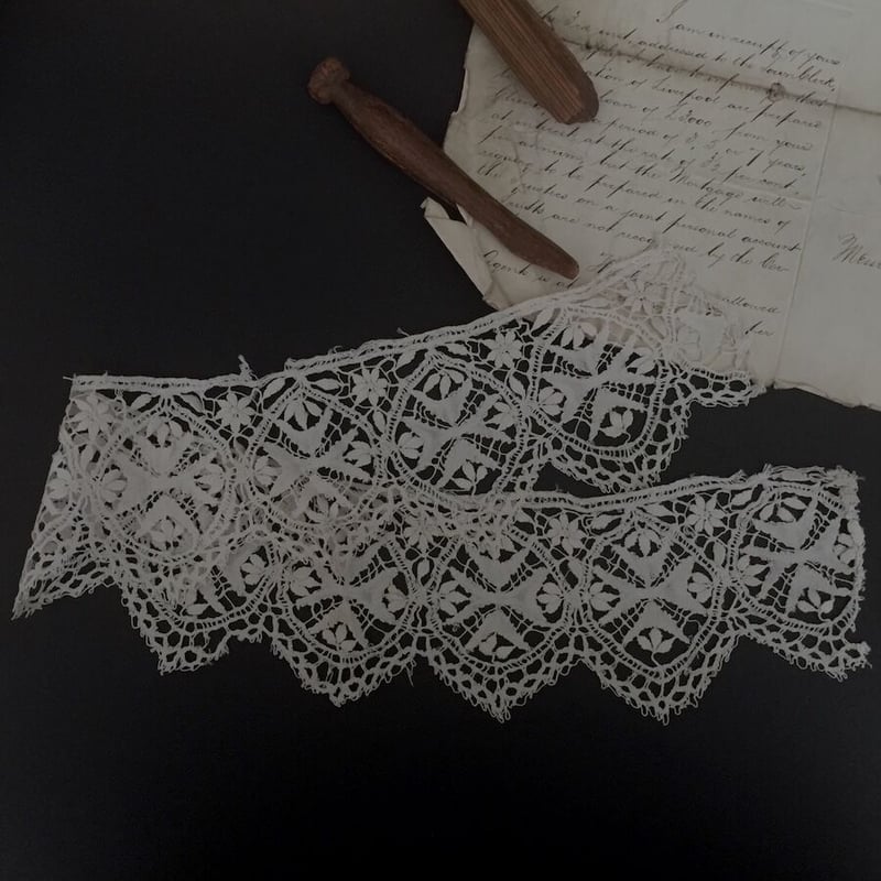 アンティーク ピケドプロヴァンス ガロン アイレットレース装飾 付け襟 スタイ 楽天市場】【P5倍＆最大750円OFF】付け襟スタイ スタイ 前後