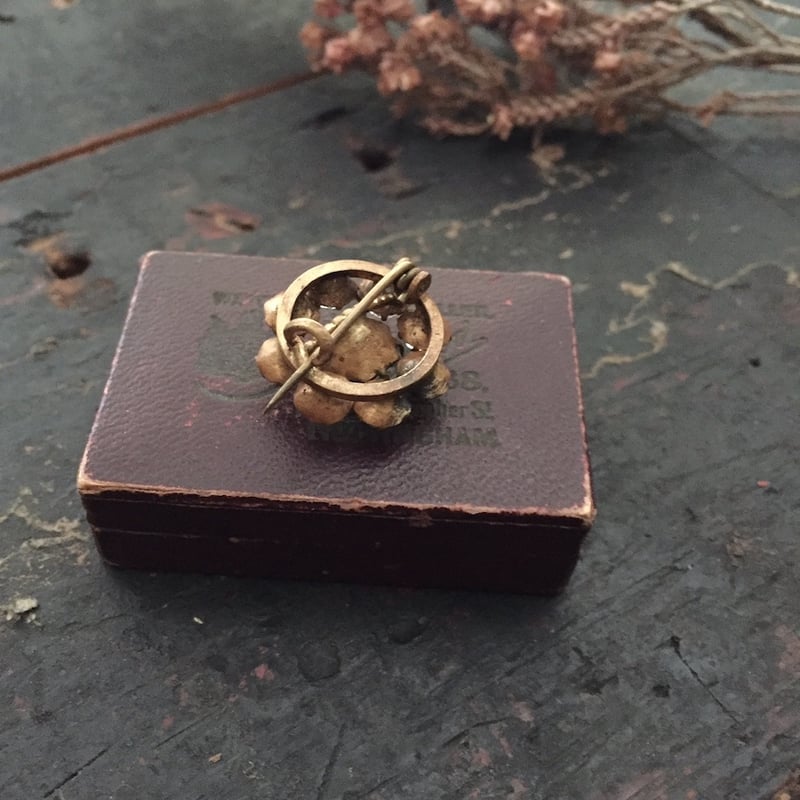 ヴィンテージカットガラスブローチ①