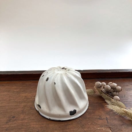 enamel mold　/ アンティークエナメルゼリーモールド