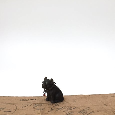 dog figure / チェコガラスのドッグフィギュリン