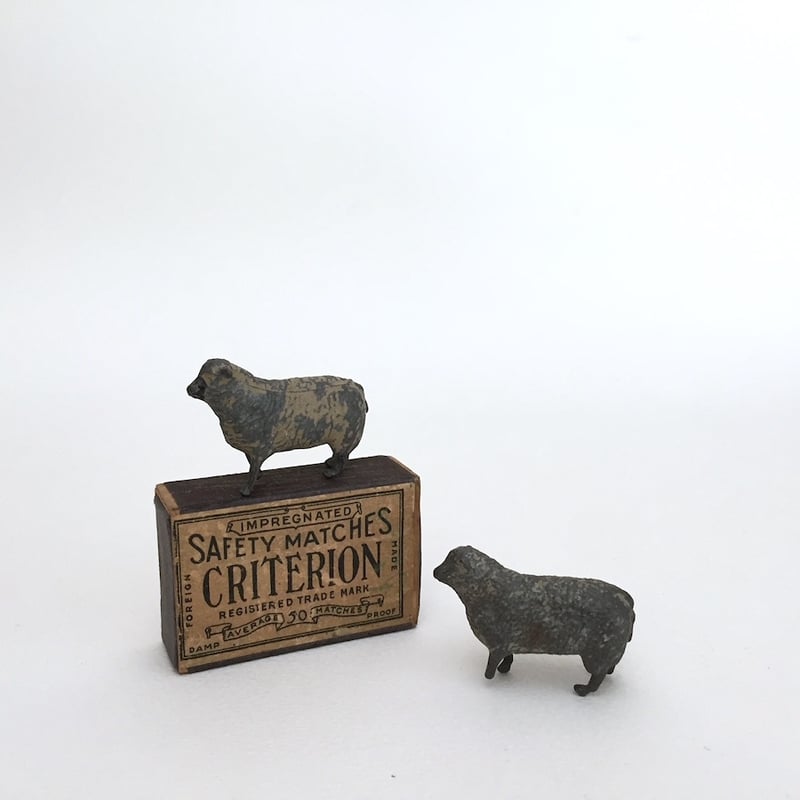 * antique sheep ❀ クリスマスの羊さん (水色リボンと鈴♪) antique sheep ❀ クリスマスの羊さん (水色リボンと鈴