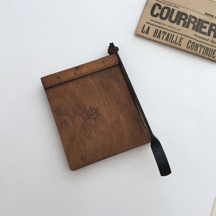 paper cutter / 古いイギリスのペーパーカッター裁断機 古道具裁断機