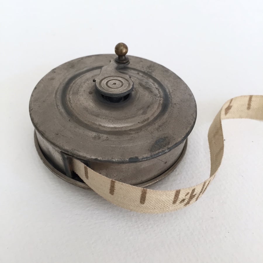 海外の古い巻尺 measure tape / アンティーク巻き尺 手巻き メジャーテープ | cocon