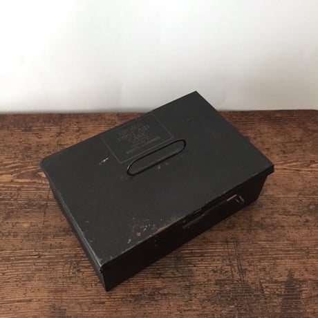 first aid tin / アンティークファーストエイド缶　救急箱