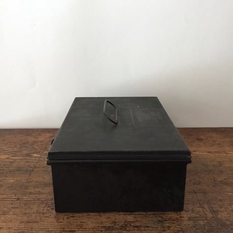 first aid tin / アンティークファーストエイド缶　救急箱