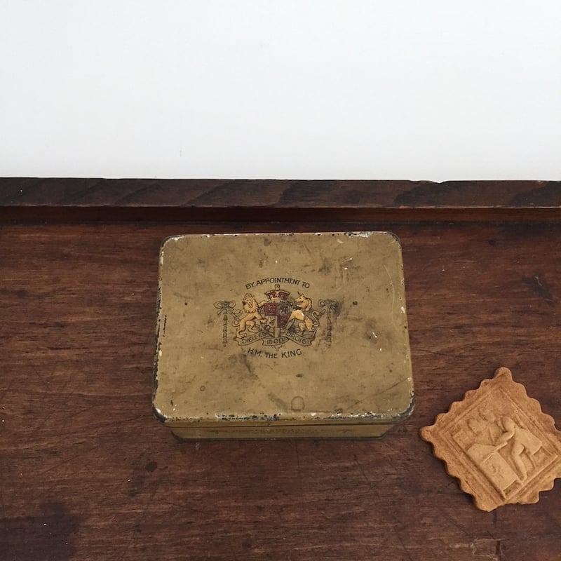 L2504-532-1   英国アンティーク ビスケット ティン缶 L2504-532-1 英国アンティーク ビスケット ティン缶 ブリキ