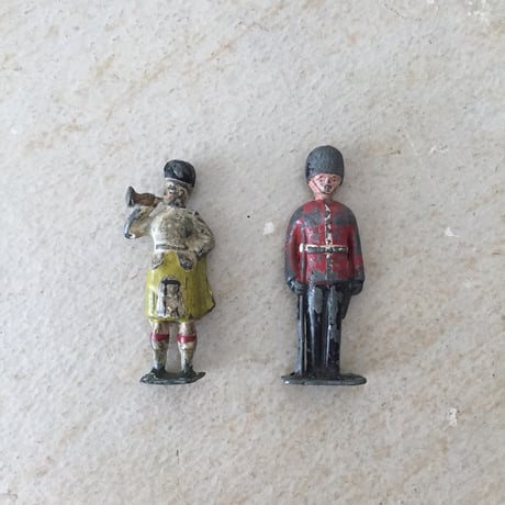 lead figure / 衛兵フィギュリン 英国の鉄のおもちゃ