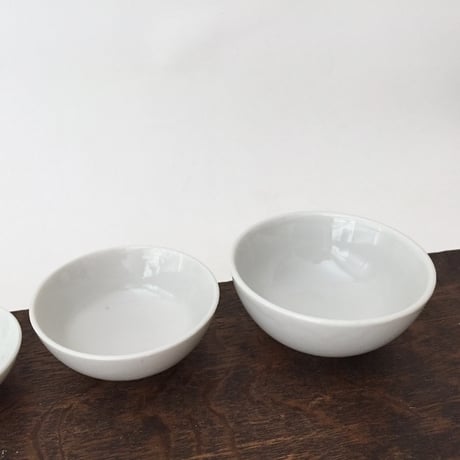 入れ子の白磁の器 / アンティークミニボウル