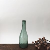古いガラス牛乳瓶 /　ガラスボトル