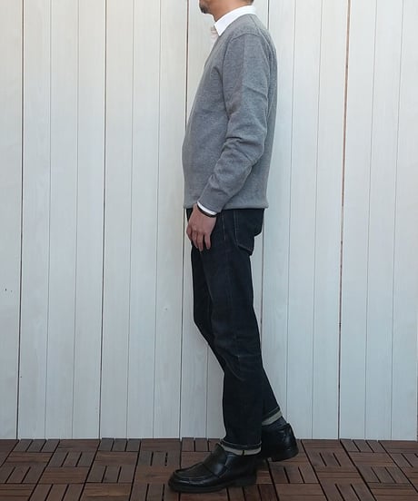 【カシミヤ100％】　Vネックセーター　2色