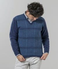 【カシミヤ100％】　12ゲージ　グラデーション　ダブルジャガード織り　Vネックセーター　2色