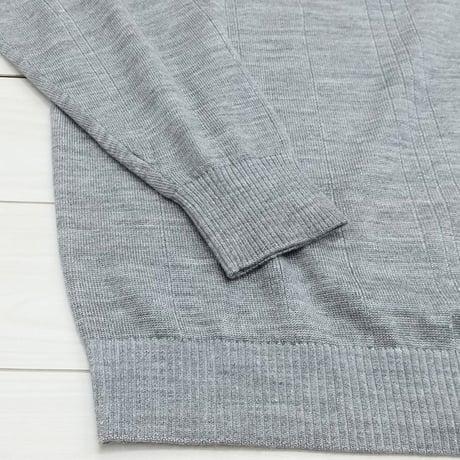 〇【洗濯OK／ウーステッドウール】　12ゲージ　針抜きプレーティング　Vネックセーター　3色