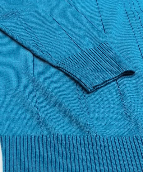 【洗濯OK／ウーステッドウール】　12ゲージ　針抜きプレーティング　Vネックセーター　3色