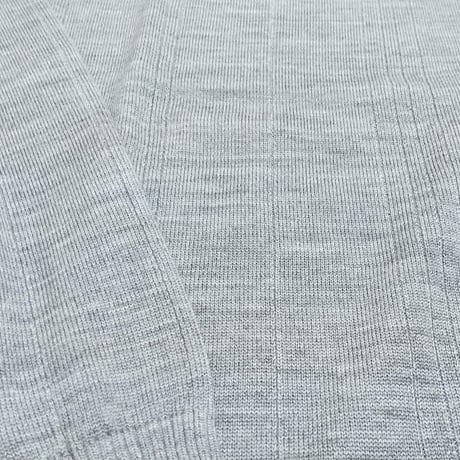 〇【洗濯OK／ウーステッドウール】　12ゲージ　針抜きプレーティング　Vネックセーター　3色