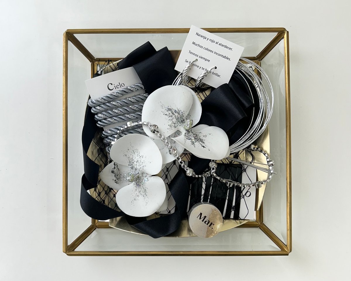 【そら様】専用　オーダー髪飾り fit=scale-down,w=1200