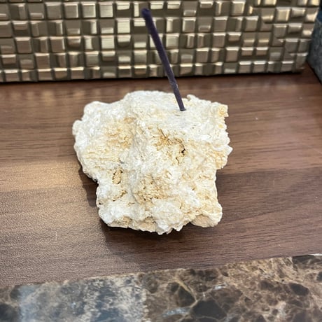琉球石灰岩のお香立て
