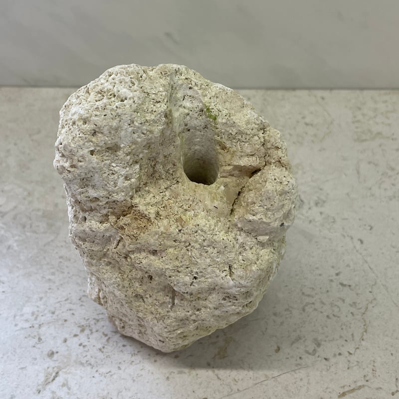 沖縄陶芸　琉球　岩古焼銘　浮彫　龍図　 徳利　花入れ　花生　インテリア　オブジェ 沖縄陶芸 琉球 岩古焼銘 浮彫 龍図 徳利 花入れ 花生 インテリア