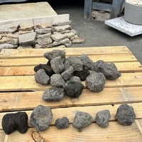 阿蘇熔岩石火山岩(小)20kg 5〜15センチ