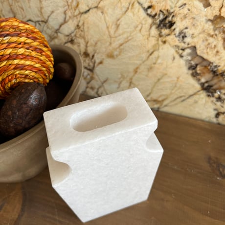 スイスホワイトmarble花器