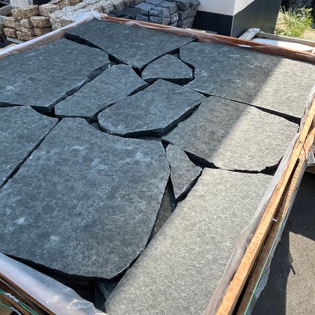 バサルトブラック　乱形　(お引き取り限定)