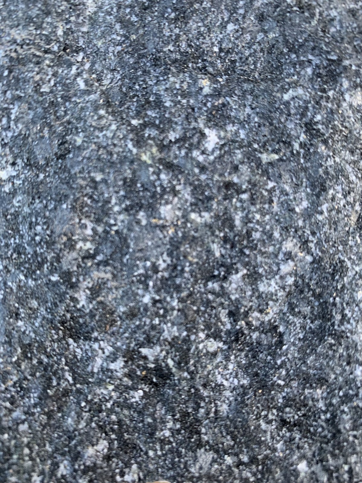 ベトナム産白半丁掛けピンコロ9✕9✕5センチ一箱1000