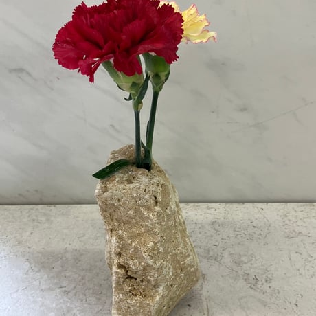 琉球石灰岩の花瓶