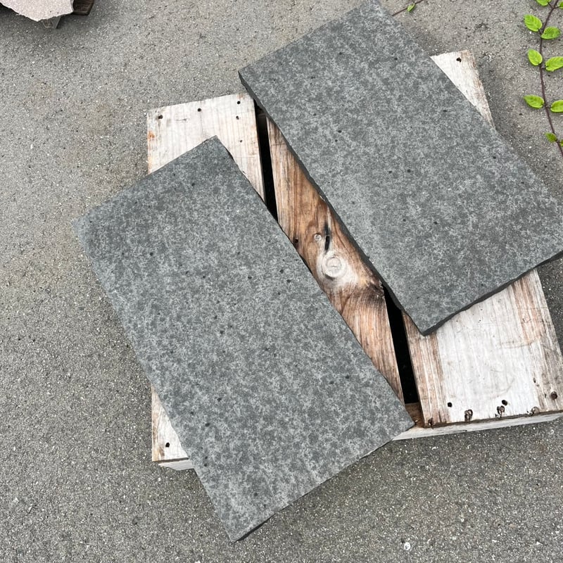 天然石の敷石バサルトブラック | crest.opj