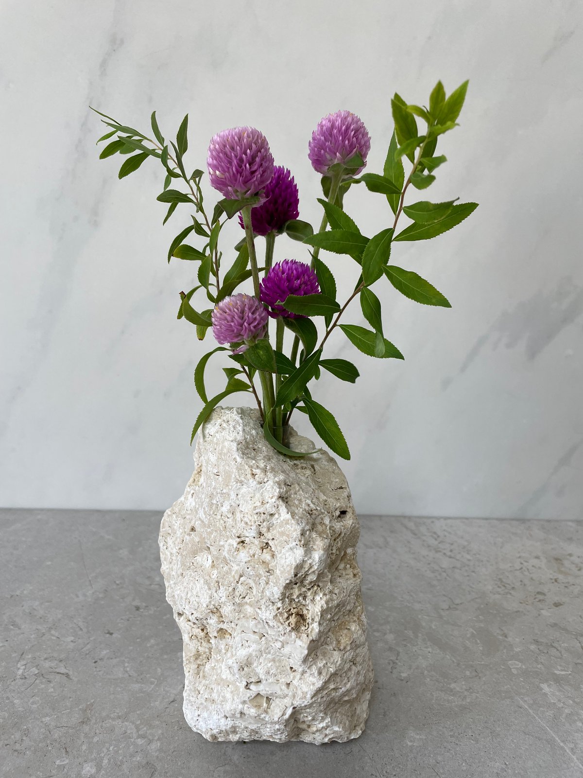 花瓶　石　オシャレ Amazon.co.jp: 高さ13.8インチの石の花瓶、素朴なホーム