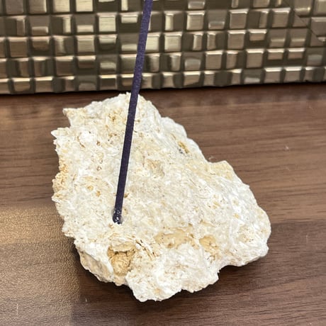 琉球石灰岩のお香立て