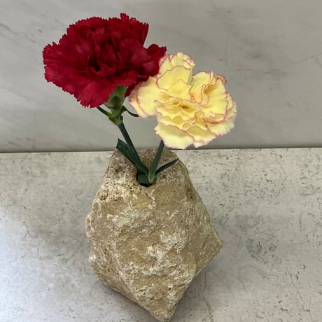琉球石灰岩の花瓶