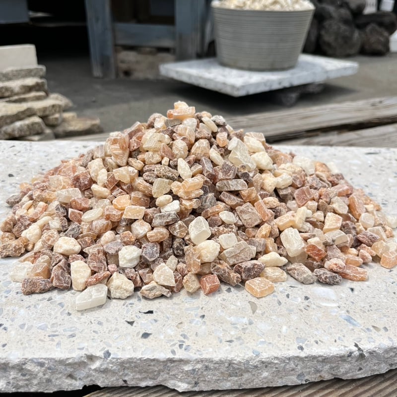 クォーツブラウン宝石みたいな砂利 20kg | crest.opj