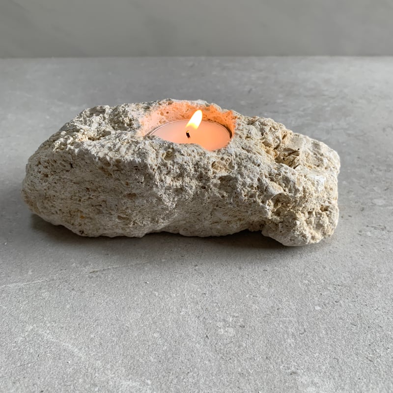 琉球石灰岩のキャンドルホルダー | crest.opj