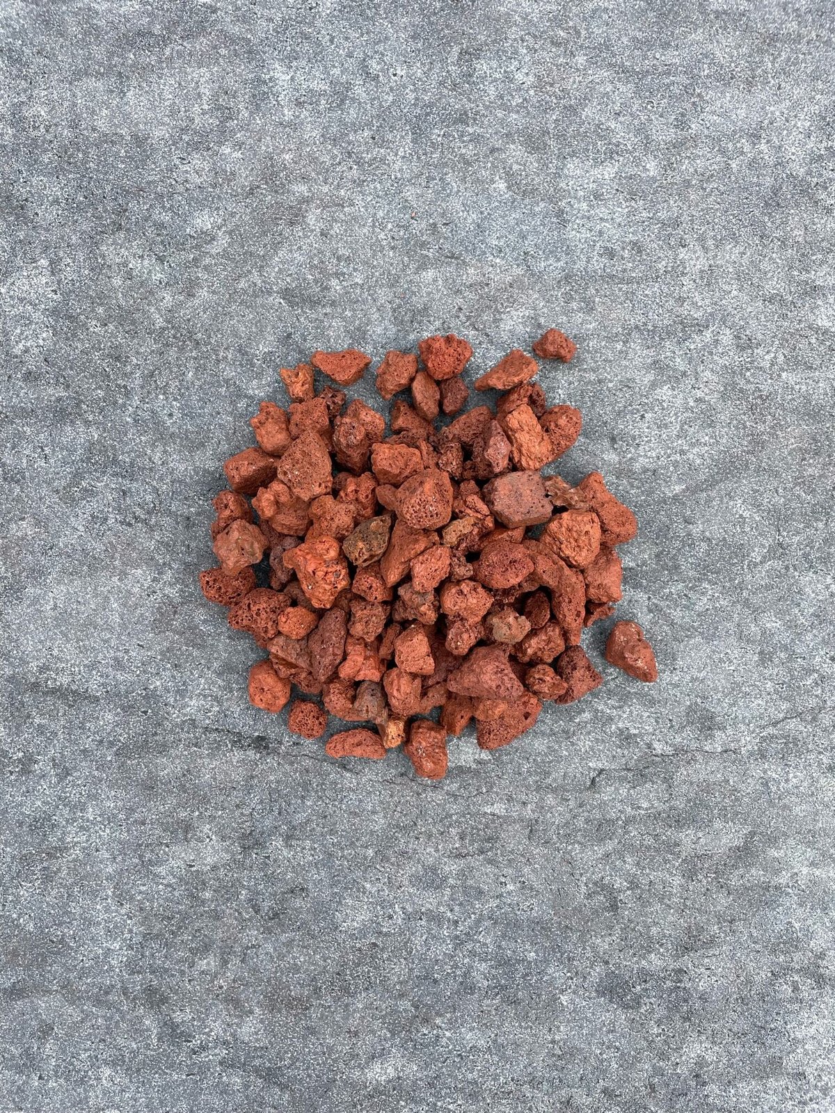 溶岩砂利 赤 10-20mm 10kg入り | crest.opj