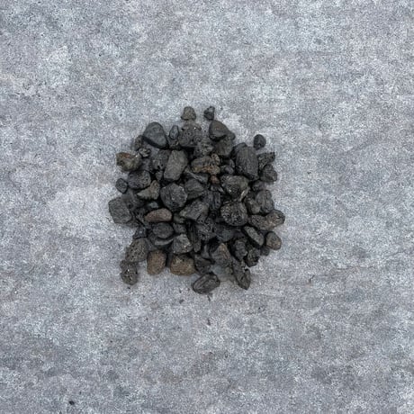 溶岩砂利　黒　10-20ｍｍ　10kg入り