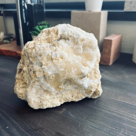 カルサイト結晶原石　特別なstone琉球石灰岩
