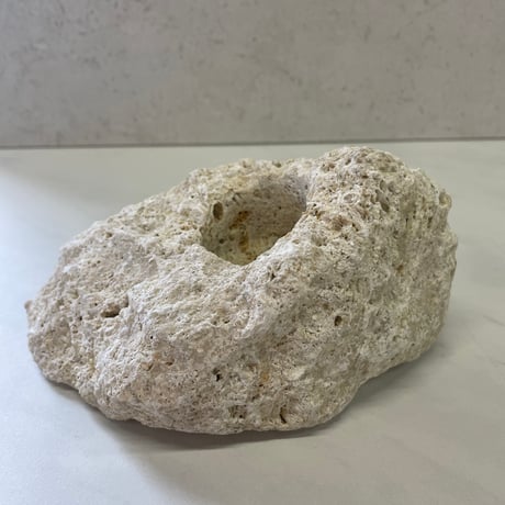 琉球石灰岩のキャンドルホルダー