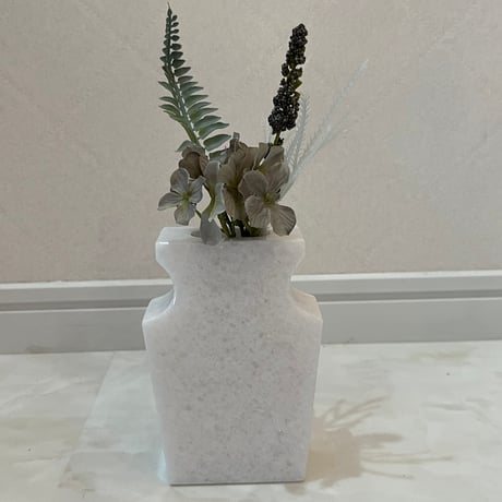 スイスホワイトmarble花器